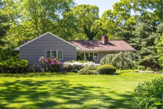34 Blydenburgh Ln, Stonybrook, NY 11790-2123