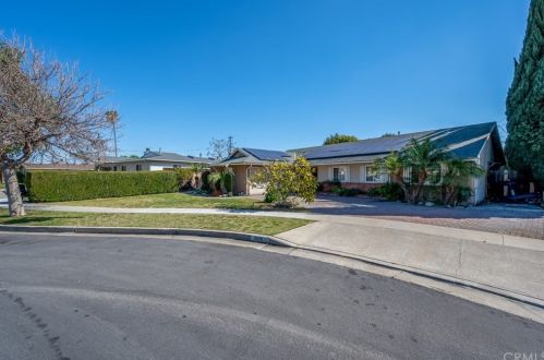 1616 Dallas Dr, Anaheim, CA 92804-6018