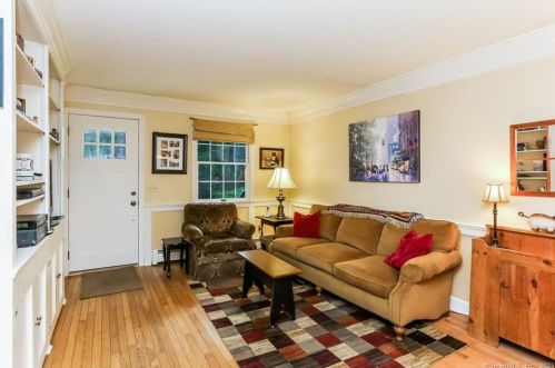 34 Browns Ln, Lyme, CT 06371-1802