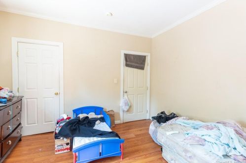 34 Lincoln St, New Britain CT 06052-1638 exterior