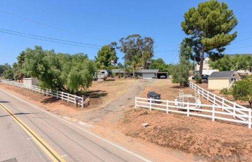 1559 Grade Rd, Alpine, CA 91901-3038