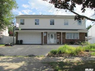 2658 Dorothy St, North Bellmore, NY 11710-5026