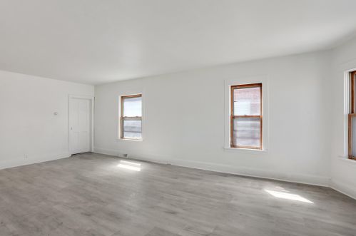 6627 20th Ave, Kenosha, WI 53143-1211