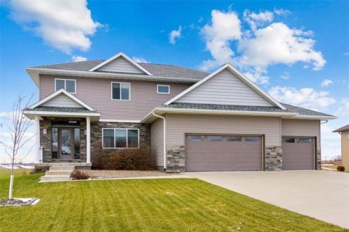 2416 Dempster Dr, Iowa City, IA 52241-9715