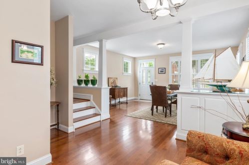 527 Willis St, Fredericksburg VA  22401-5650 exterior