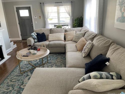 269 Valley Ave, Bridgeport CT  06606-3756 exterior