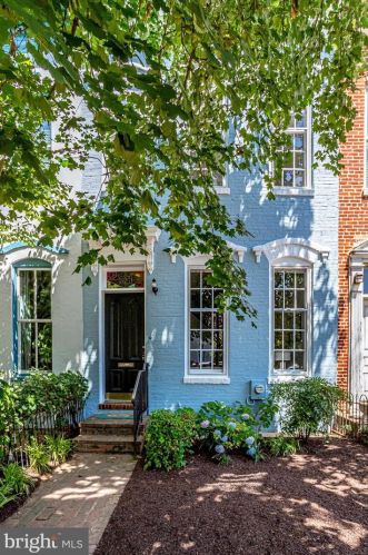 24 7th St, Washington, DC 20003-1220