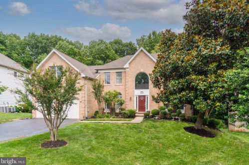 1508 Thurber St, Herndon, VA 20170-2565