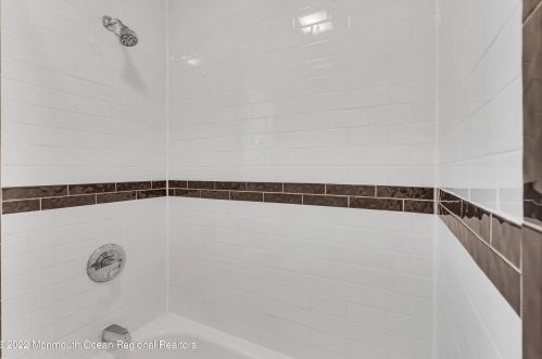 606 Midstreams Rd, Bricktown NJ  08724-3970 exterior