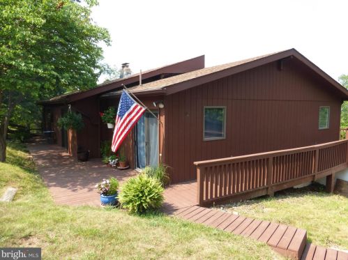 2048 Settlers Valley Way, Lost City, WV 26810