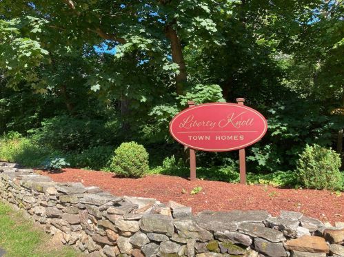 6 Knoll Vw, Crotonville, NY 10562-5944