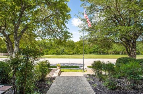 2702 Spring Lake Dr, Richardson, TX 75082-4238