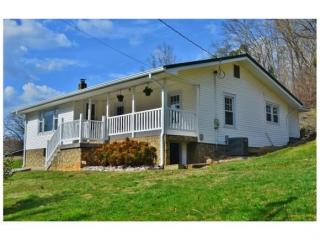 111 Waterplant Rd, Elizabethton, TN 37643-4966