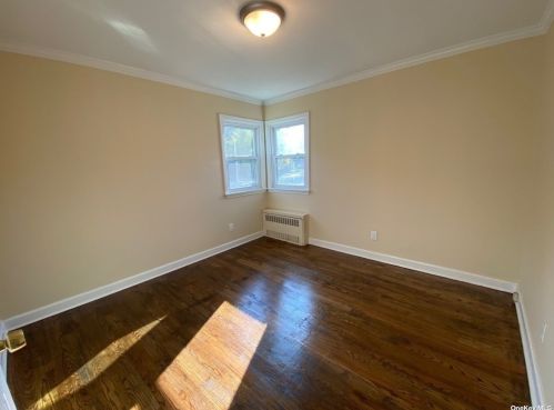 2326 Hampton Ave, Seaford NY  11783-3114 exterior