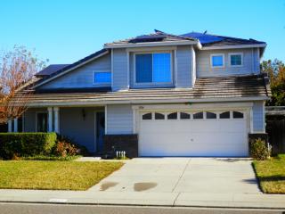 7024 Firethorn Dr, Riverbank, CA 95367-3315