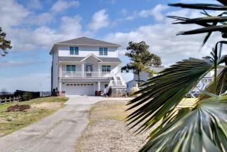 1612 Dandy Loop Rd, Yorktown VA  23692-4546 exterior