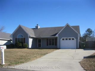 2933 Rosemeade Dr, Fayetteville NC  28306-9158 exterior