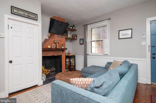 401 Iseminger St, Philadelphia PA  19147-1113 exterior