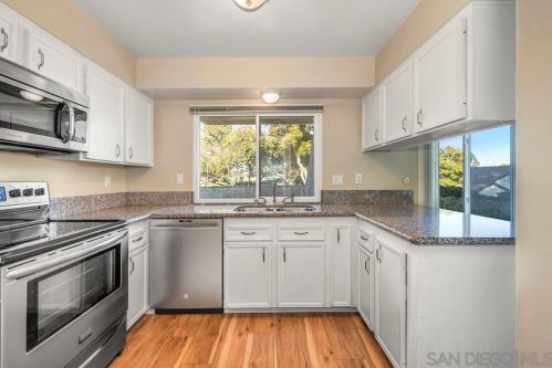 1477 Falcon Ln, El Cajon CA  92020-1426 exterior