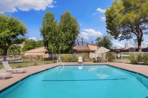 14 Seville Dr, Rancho Mirage CA  92270-3850 exterior