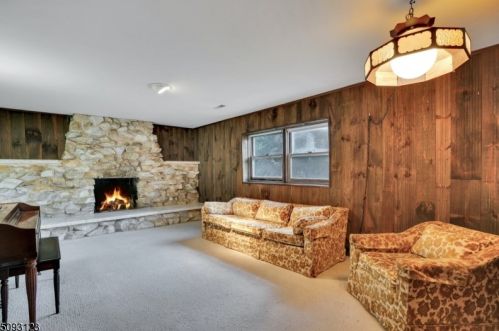 6 Dl Rd, Greystone Park NJ  07950-3303 exterior
