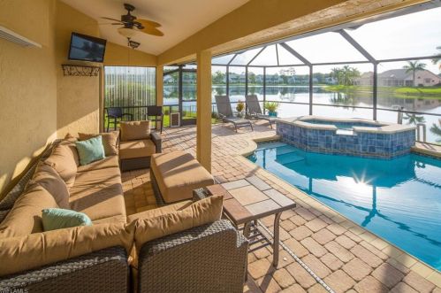 801 Belville Blvd, Naples FL  34104-6565 exterior