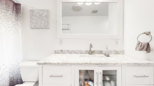 947 Montauk Ave, Islip Terrace NY  11752-1206 exterior