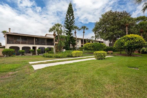 200 Maitland Ave, Altamonte Springs FL  32701-5519 exterior