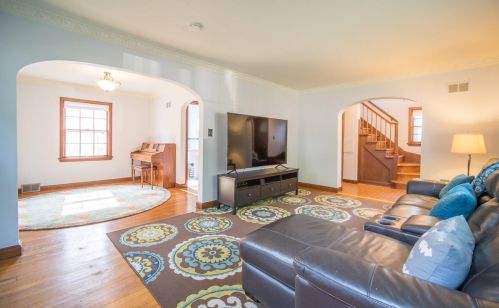 2336 67th St, Milwaukee, WI 53219-2049