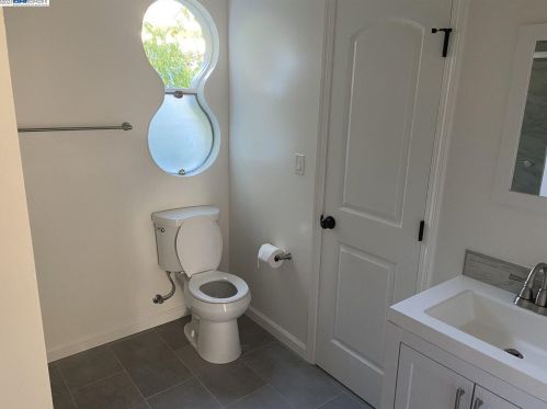 3139 Courtland Ave, Oakland CA 94601-4707 exterior