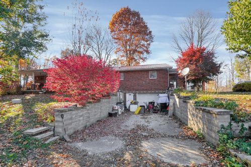 16053 Pleasant Ridge Rd, Laurelville OH  43135-9203 exterior