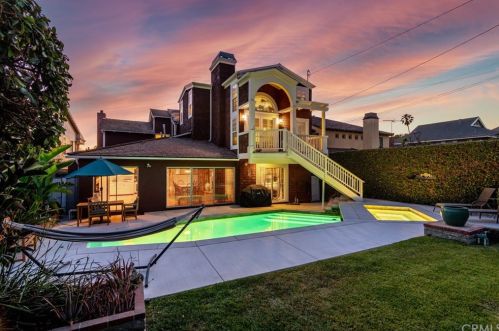 420 Monrovia Ave, Long Beach, CA 90814-1842