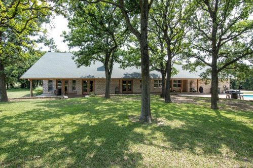 701 Dean Rd, Weatherford, TX 76087-4204