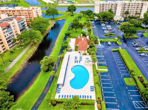 14425 Strathmore Ln, Delray Beach FL  33446-3040 exterior