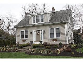 955 Ridge Rd, New Haven, CT 06517-1617