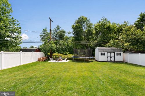 1009 Willow St, Southampton PA  18966-3435 exterior