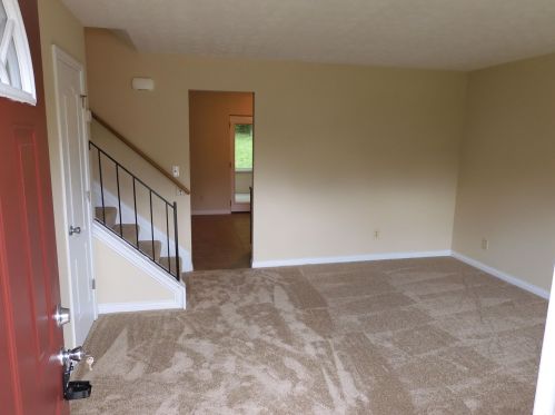 7748 Ravenswood Dr, Florence, KY 41042-2526