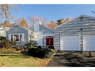 215 Hanford Dr, Fairfield, CT 06824-7310
