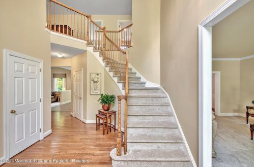 375 Timber Hill Dr, Morganville, NJ 07751-1679