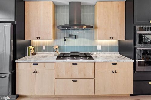 1601 2nd St, Philadelphia PA 19133-0033 exterior