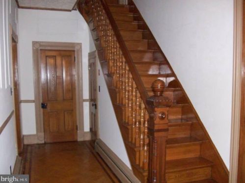 104 Commerce St, Harrington DE  19952-1057 exterior