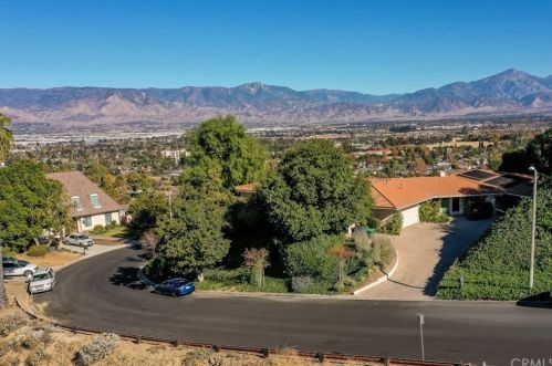 25039 Crestview Dr, Loma Linda, CA 92354-3414