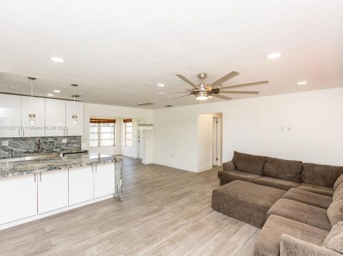 7891 11th St, Hollywood FL 33024-5148 exterior