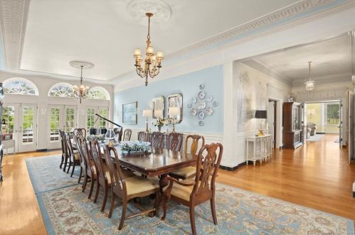 124 Old Battery Rd, Bridgeport CT  06605-3616 exterior