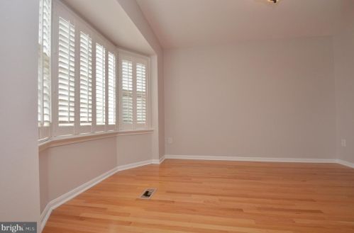 6417 Eastleigh Ct, Springfield VA  22152-2425 exterior