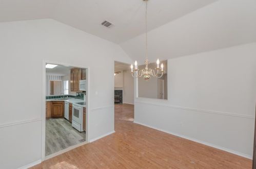 113 Mdw Ln, Denton TX  76207-7409 exterior