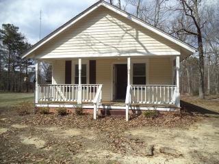 137 Virginia Ave, Alberta, VA 23821-2300