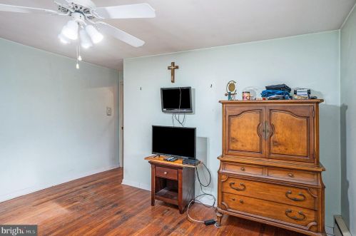 405 Knight Rd, Prospectville PA  19002-4252 exterior