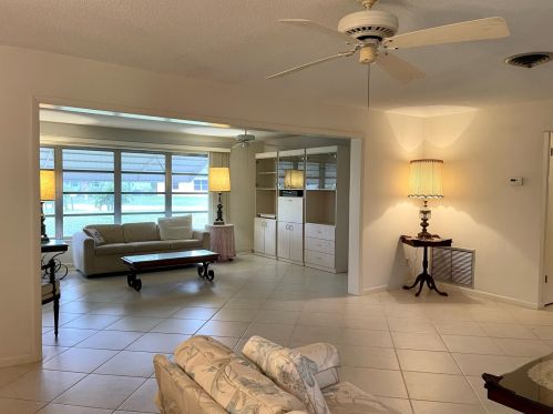 602 Beach Ave, Fort Pierce FL  34952-1327 exterior