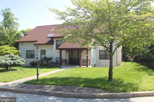 937 Charter Cir, Melrose Park, PA 19027-1614